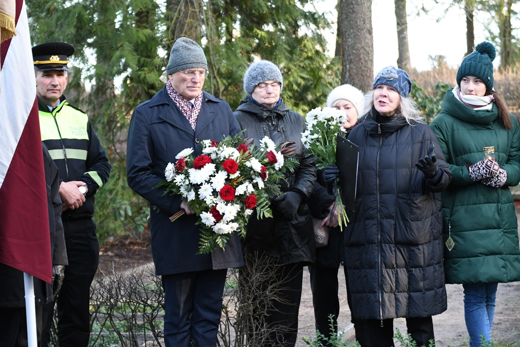 Barikāžu atceres dienai veltīts piemiņas brīdis Mārupes kapos, 16.01.2020.