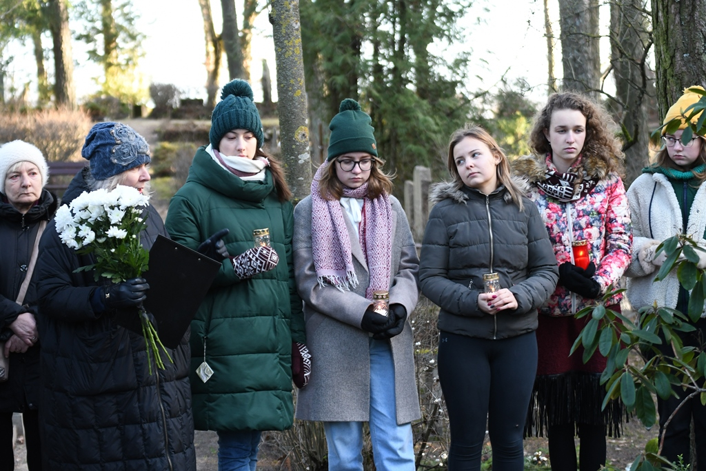 Barikāžu atceres dienai veltīts piemiņas brīdis Mārupes kapos, 16.01.2020.