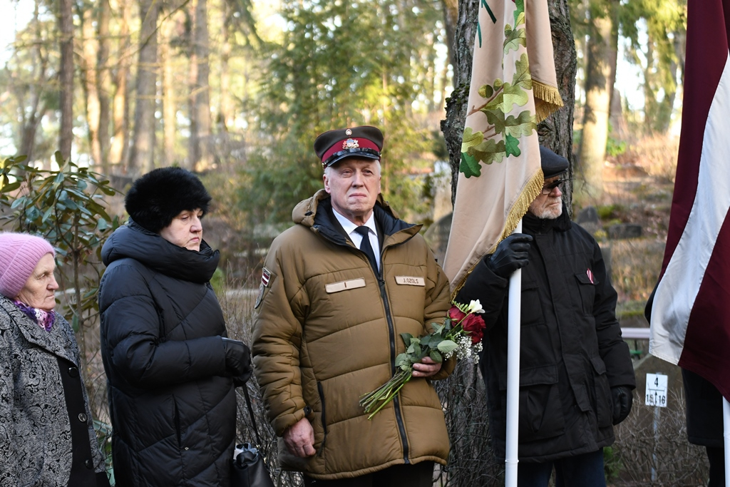 Barikāžu atceres dienai veltīts piemiņas brīdis Mārupes kapos, 16.01.2020.