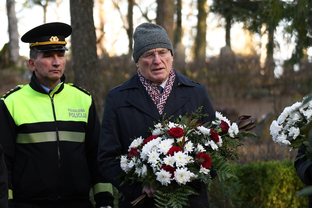 Barikāžu atceres dienai veltīts piemiņas brīdis Mārupes kapos, 16.01.2020.