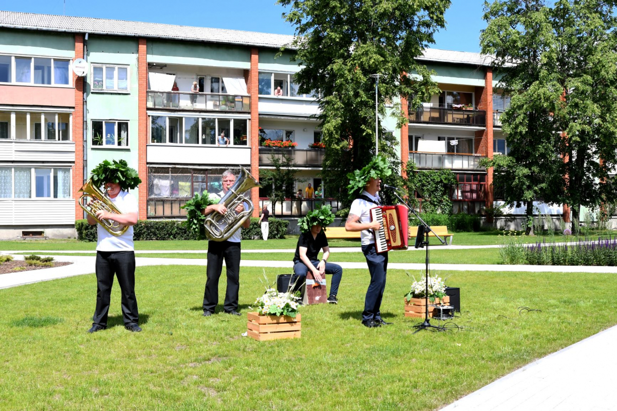 Pagalmkoncerts Tīrainē - "Ieskandinām Līgo" - 22.06.2020.