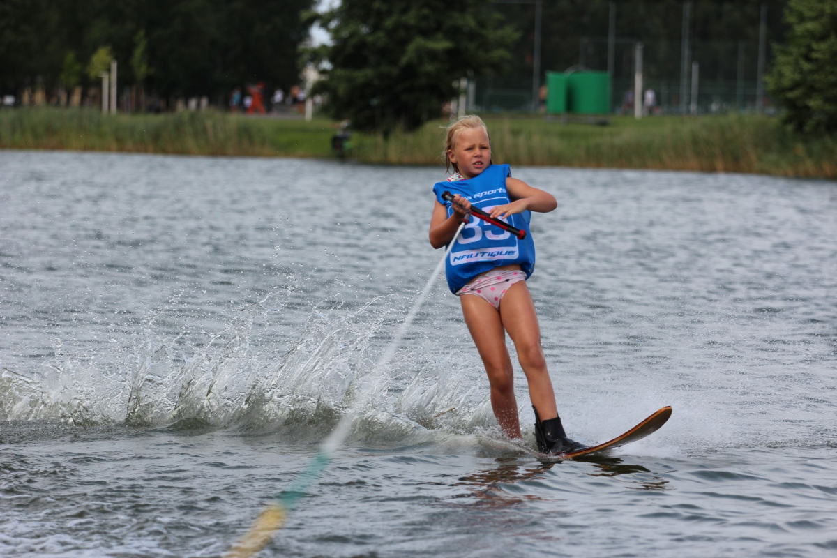 ŪDENSSLĒPOŠANAS SACENSĪBĀS “AQUA SPORTS ŪDENSSLĒPOŠANAS SVĒTKI BĒRNIEM 2021” PIŅĶOS STARTĒJUŠI 34 JAUNIE ŪDENSSLĒPOTĀJI