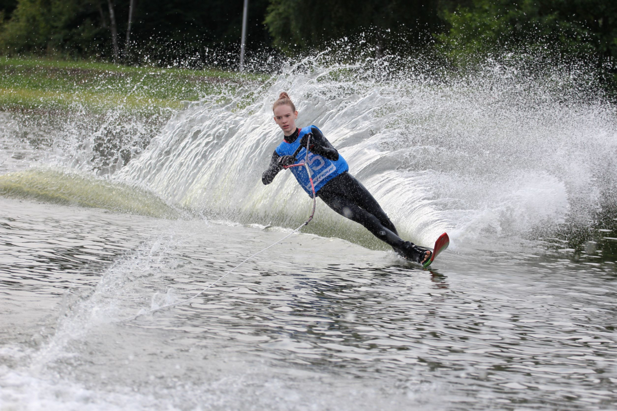 ŪDENSSLĒPOŠANAS SACENSĪBĀS “AQUA SPORTS ŪDENSSLĒPOŠANAS SVĒTKI BĒRNIEM 2021” PIŅĶOS STARTĒJUŠI 34 JAUNIE ŪDENSSLĒPOTĀJI