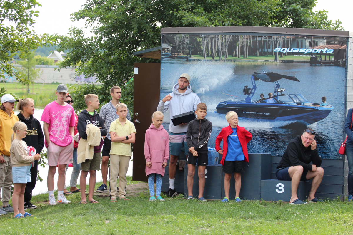 ŪDENSSLĒPOŠANAS SACENSĪBĀS “AQUA SPORTS ŪDENSSLĒPOŠANAS SVĒTKI BĒRNIEM 2021” PIŅĶOS STARTĒJUŠI 34 JAUNIE ŪDENSSLĒPOTĀJI