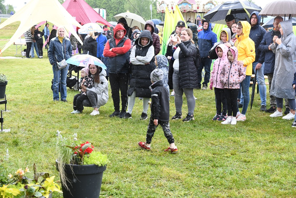 Bērnu un jauniešu svētki "Ar vasaru saujā"