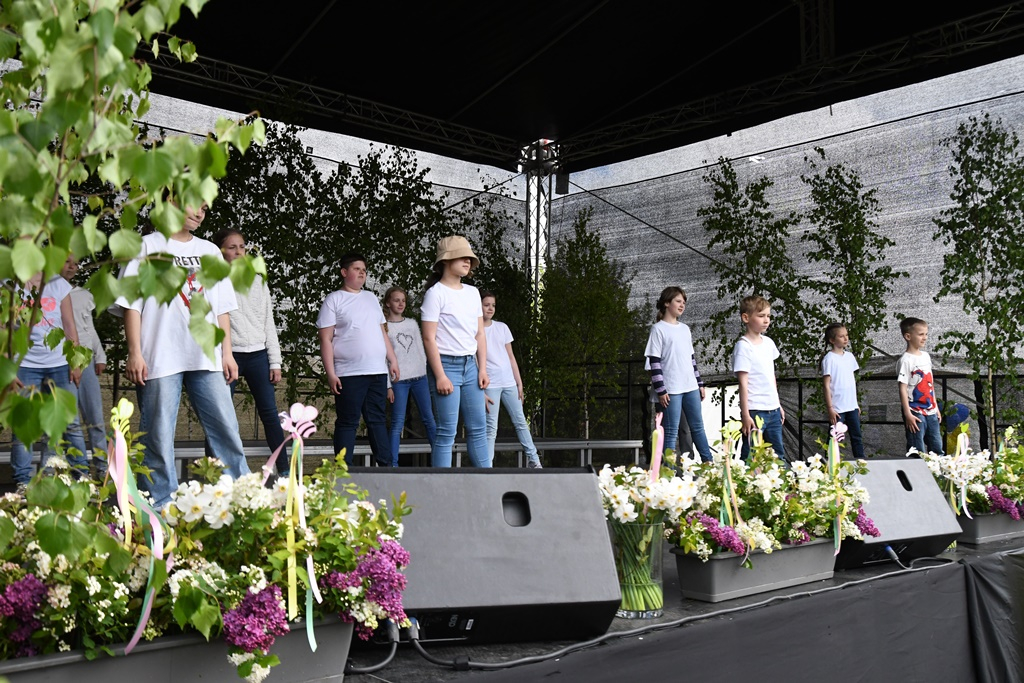 Bērnu un jauniešu svētki "Ar vasaru saujā"