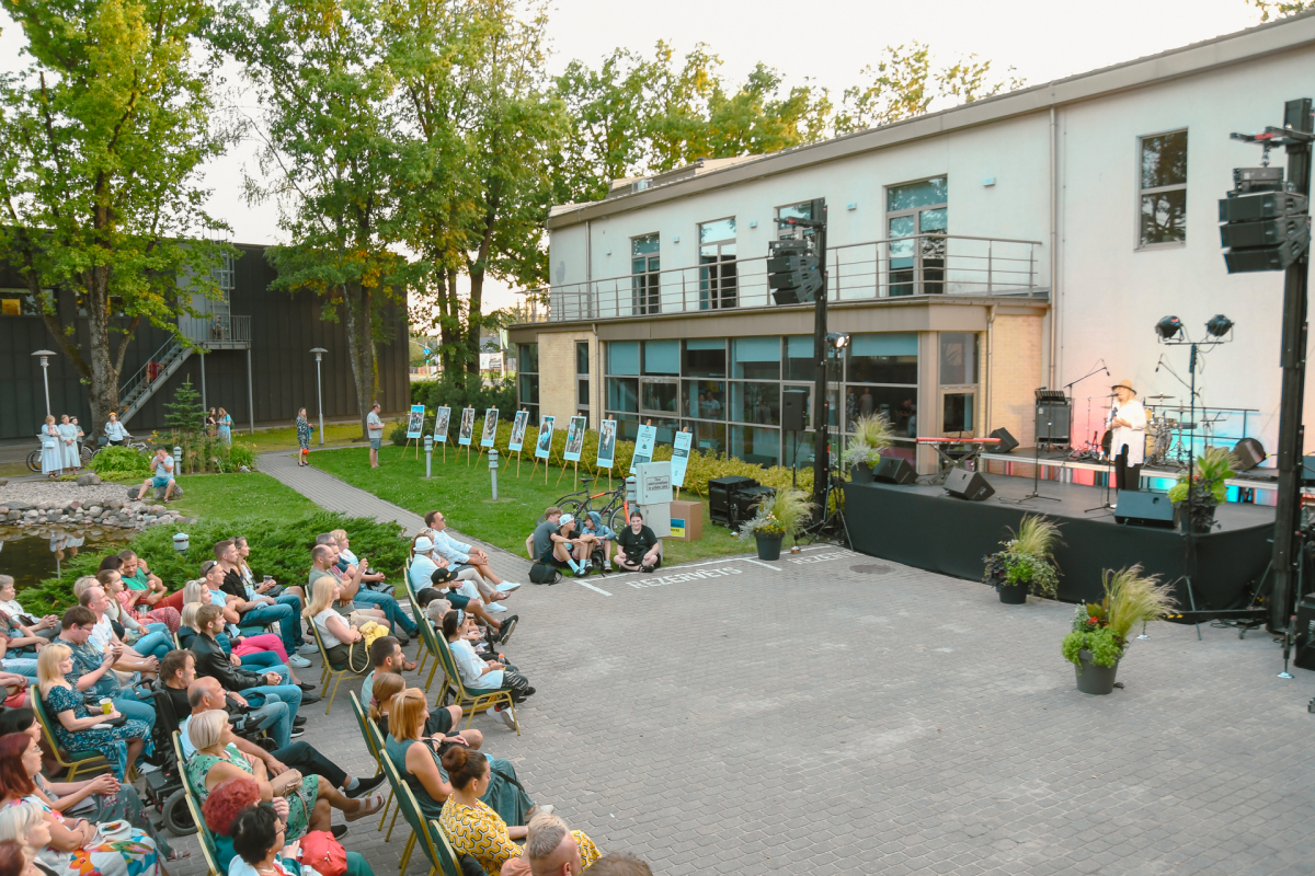 Brīvdabas kino vakars Mārupes Kultūras nama iekšpagalmā, 04.08.2022.