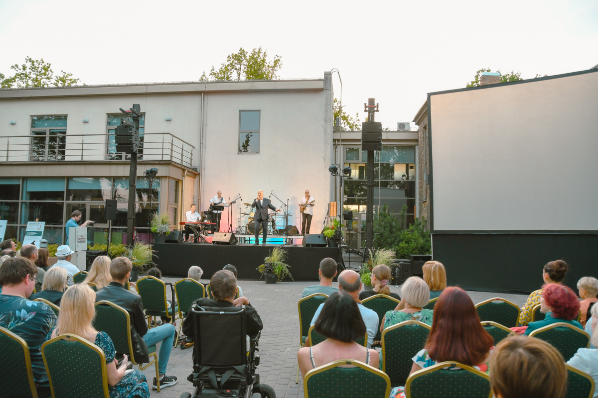 Brīvdabas kino vakars Mārupes Kultūras nama iekšpagalmā, 04.08.2022.