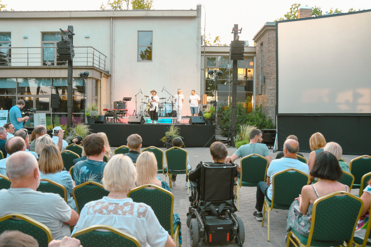 Brīvdabas kino vakars Mārupes Kultūras nama iekšpagalmā, 04.08.2022.