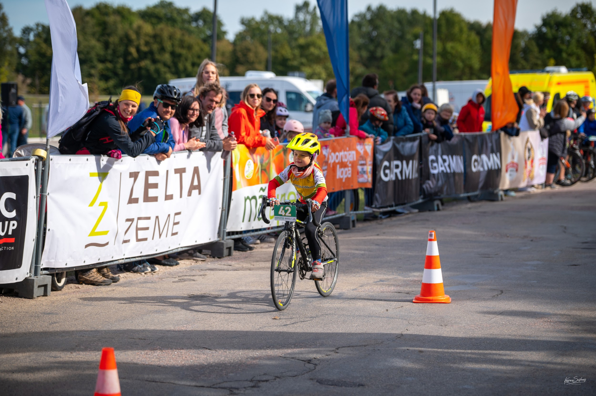 Latvijas atklātais čempionāts šosejas riteņbraukšanā kritērija braucienā un Mārupes velosvētki - 11.09.2022. Foto: Kaspars Suškevičs