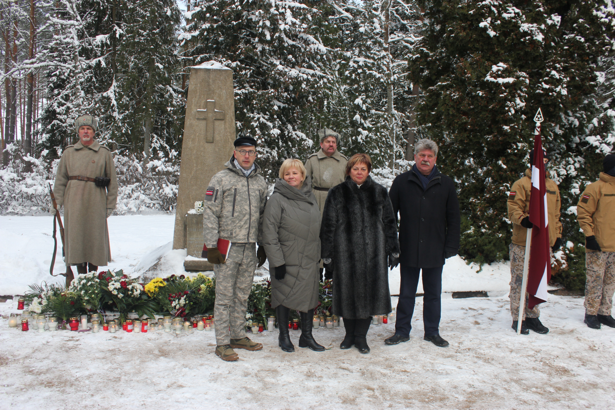 Ziemassvētku kaujās kritušo strēlnieku piemiņas brīdis Antiņu kapsētā, 07.01.2023.