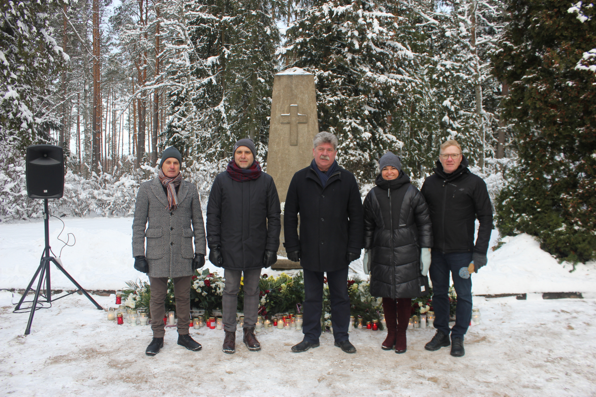 Ziemassvētku kaujās kritušo strēlnieku piemiņas brīdis Antiņu kapsētā, 07.01.2023.