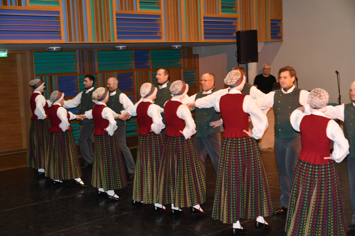 Koncerts "Sadancis draugu pulkā" Babītes Kultūrizglītības centrā, 11.02.2023.