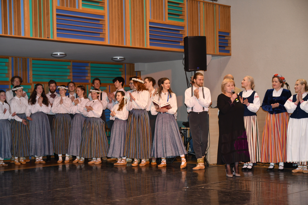 Koncerts "Sadancis draugu pulkā" Babītes Kultūrizglītības centrā, 11.02.2023.