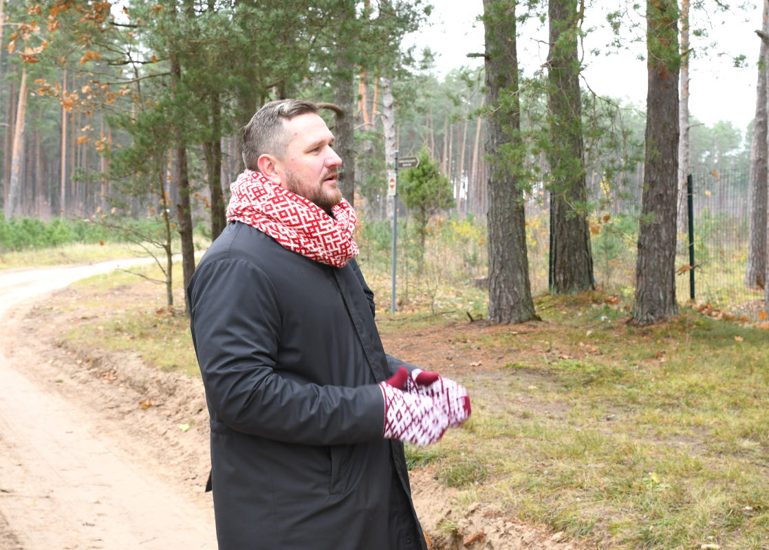 Piemiņas brīdis Latvijas Brīvības cīņās kritušajiem varoņiem kopā ar vēsturnieku Māri Ribicki | 10.11.2023.