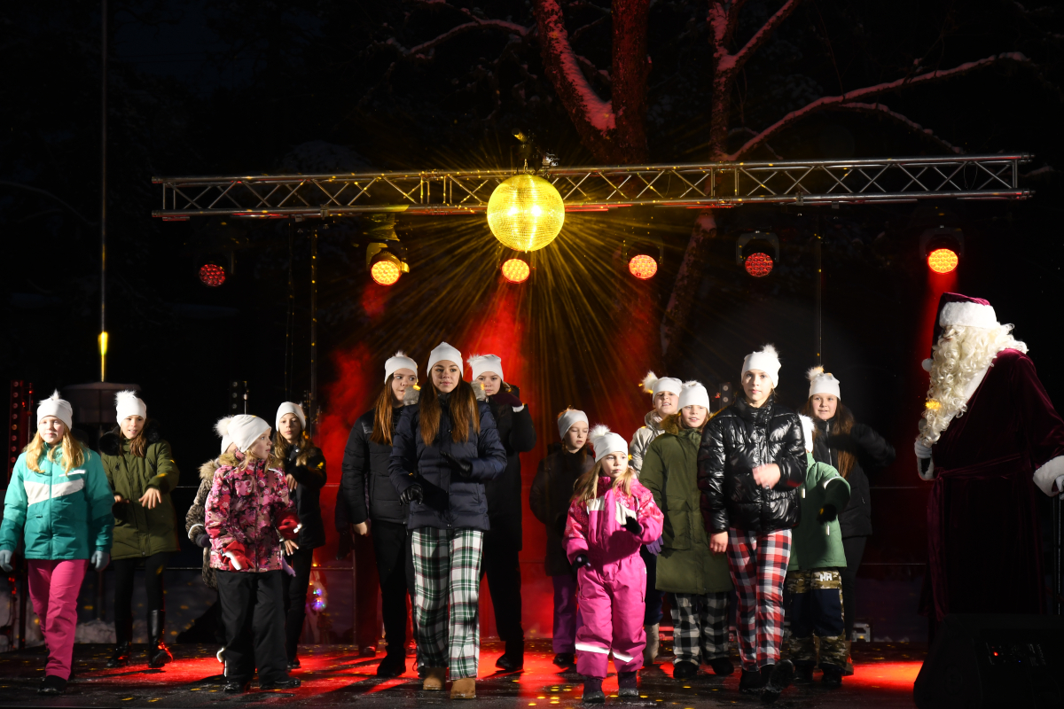 Ziemassvētku egles parka iedegšana Spuņciemā | 10.12.2023.