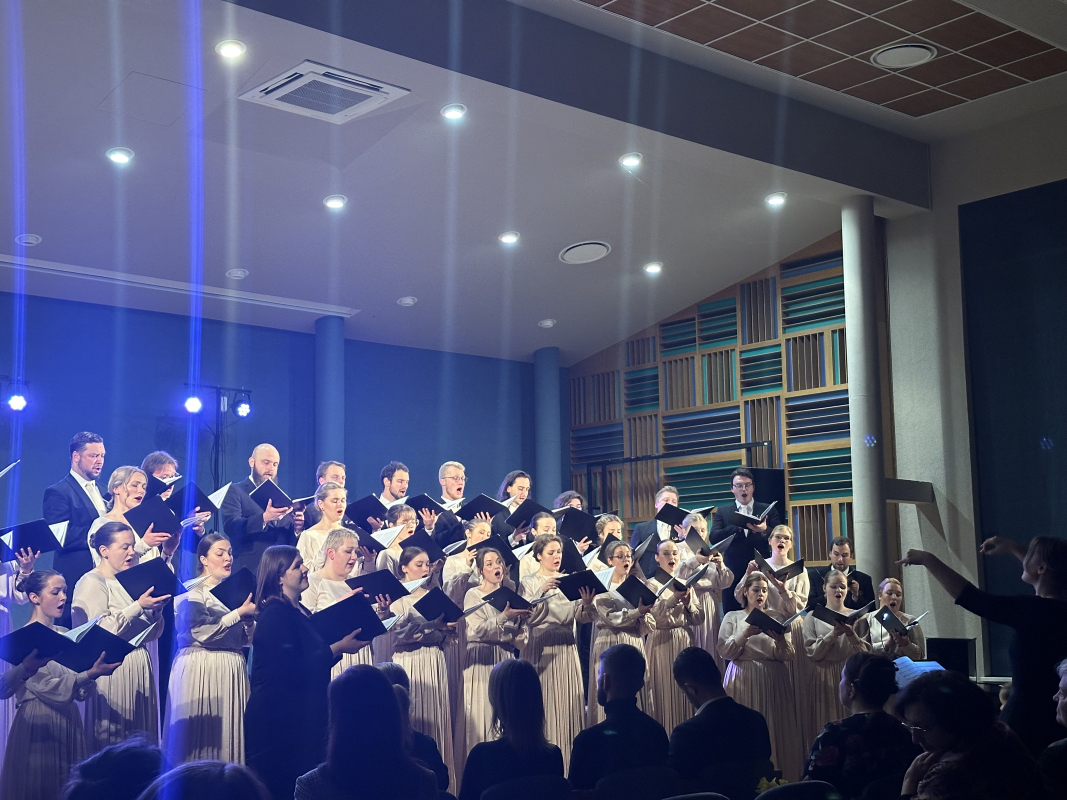 Latvijas Universitātes jauktā kora JUVENTUS labdarības koncerts “Mīlestības laiks! Час любові!”