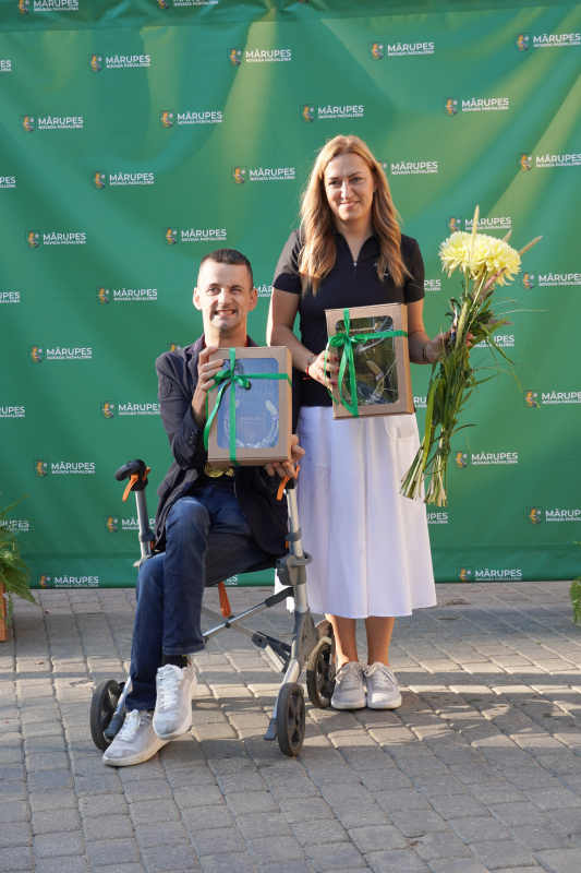 Svinīgā pieņemšana pie domes priekšsēdētāja Andreja Ences, godinot parasportistu Rihardu Snikus un viņa komandu par izcilajiem sasniegumiem Parīzes paralimpiskajās spēlēs 2024.