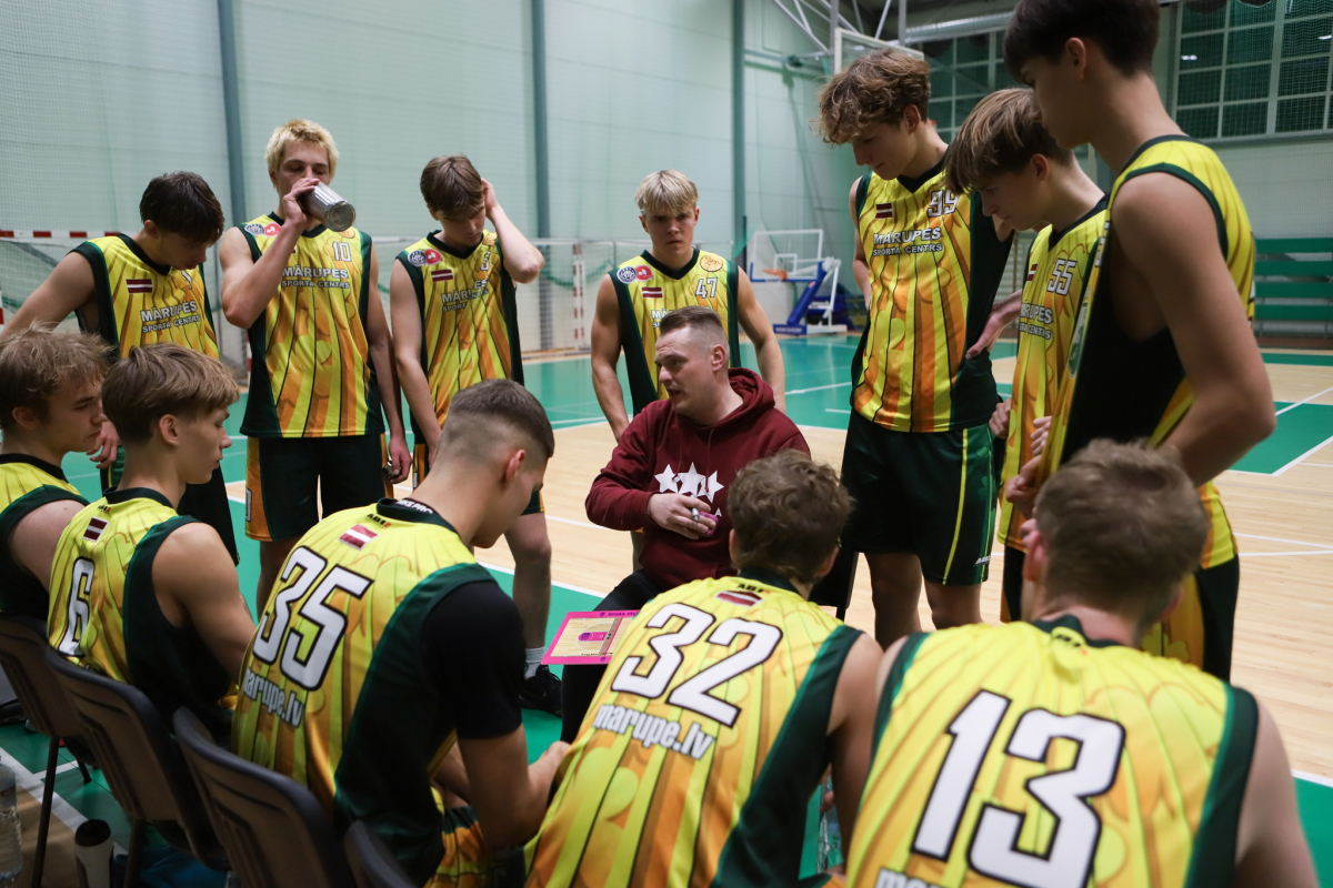 Reģionālās basketbola līgas spēle Mārupē. "Mārupes SC" : BK "Jaunpils