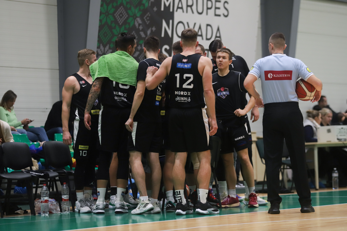 Reģionālās basketbola līgas spēle Mārupē. "Mārupes SC" : BK "Jaunpils