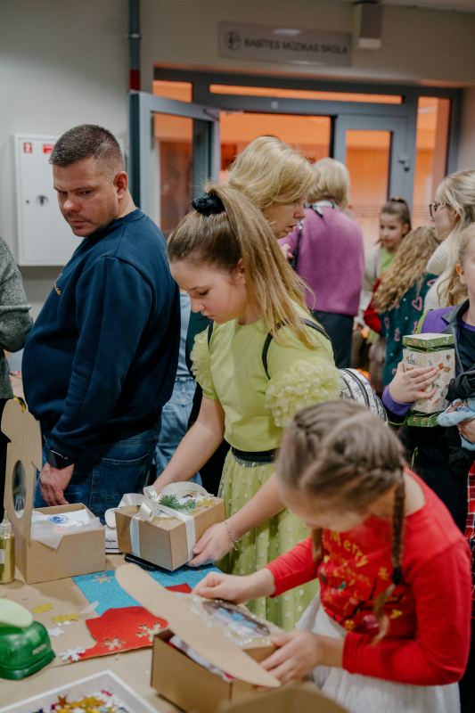 Bērnu un jauniešu radošo kolektīvu Ziemassvētku koncerts Piņķo