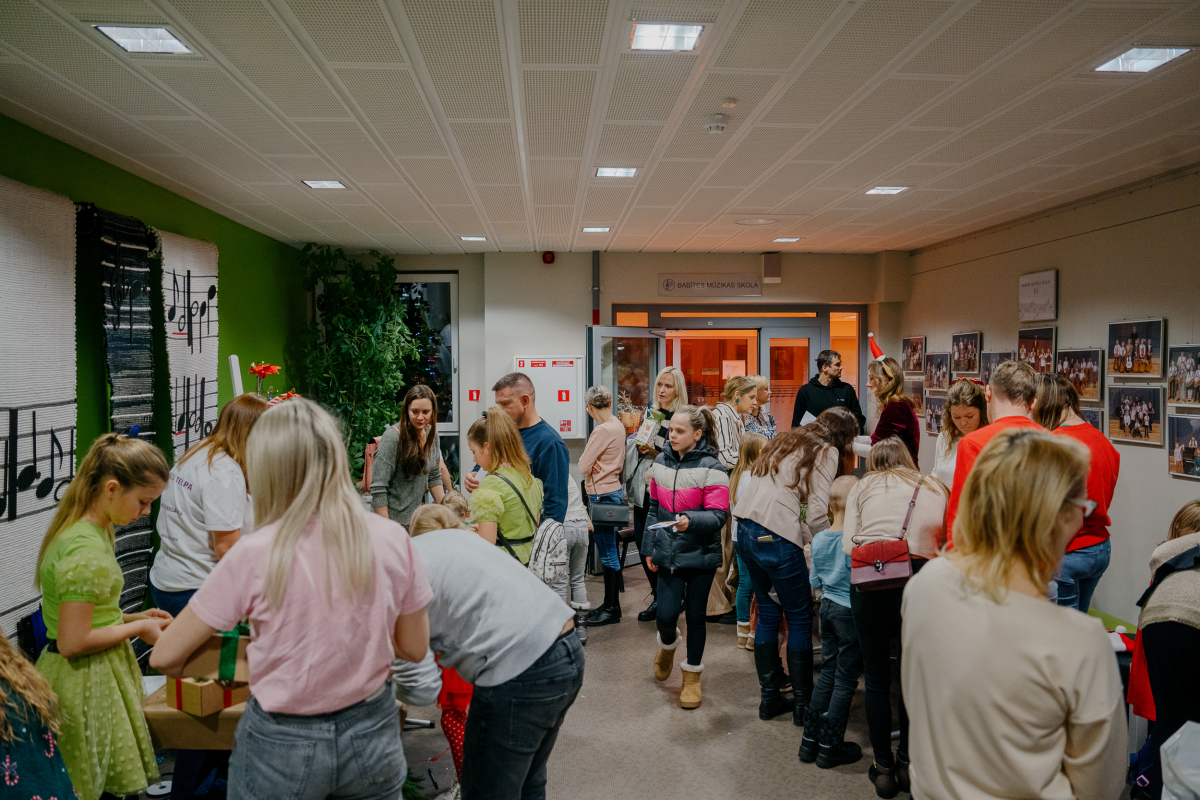 Bērnu un jauniešu radošo kolektīvu Ziemassvētku koncerts Piņķo