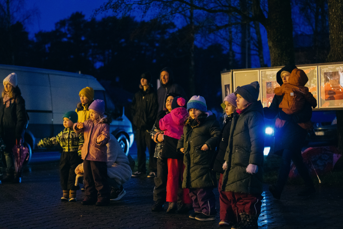 Muzikāls brīvdabas uzvedums "Skursteņslauķis un lellīte" 