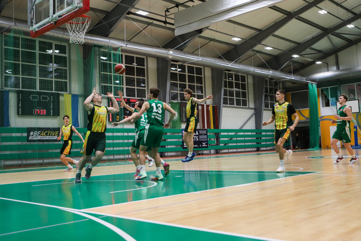 Reģionālās basketbola līgas spēle Mārupes SC : Kandavas BJSS