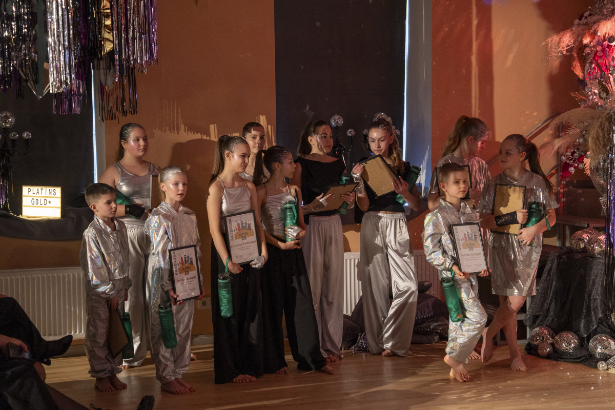 Mūsdienu deju grupas "Platīns" 25 gadu jubilejas pasākums Spuņciemā