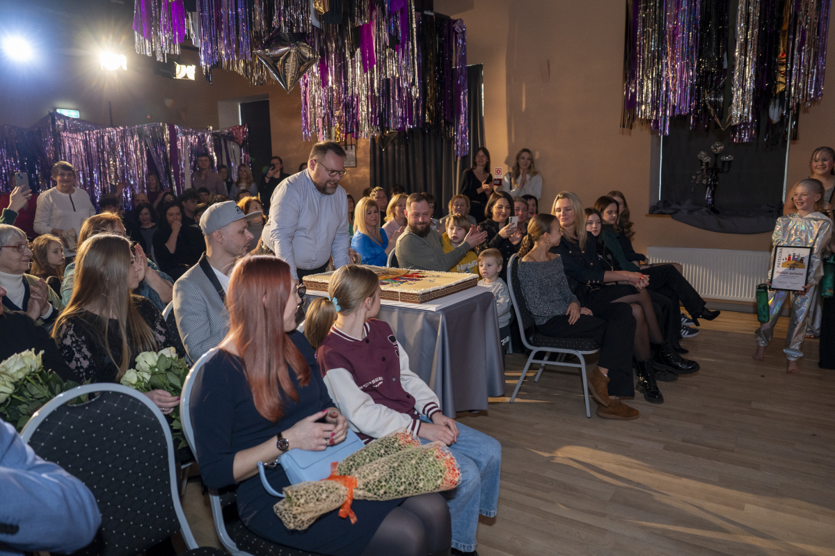Mūsdienu deju grupas "Platīns" 25 gadu jubilejas pasākums Spuņciemā