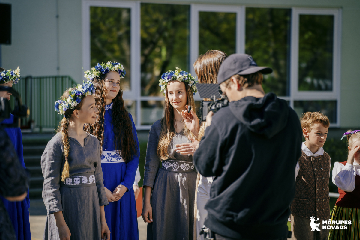 XIII Latvijas Skolu jaunatnes dziesmu un deju svētku "Savīšanās ceļš" 