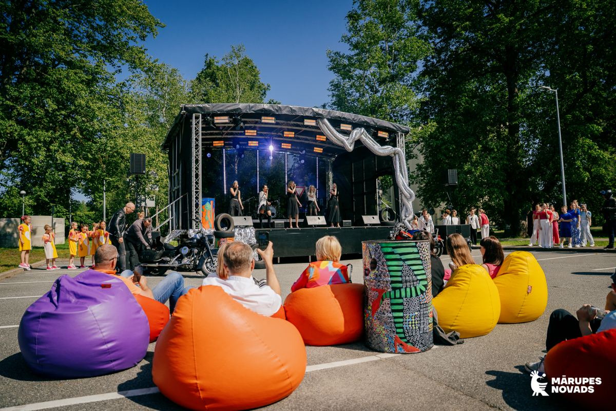 Babītes Kultūrizglītības centra popgrupu jubilejas koncerts “Sadosim pa bundžām” 