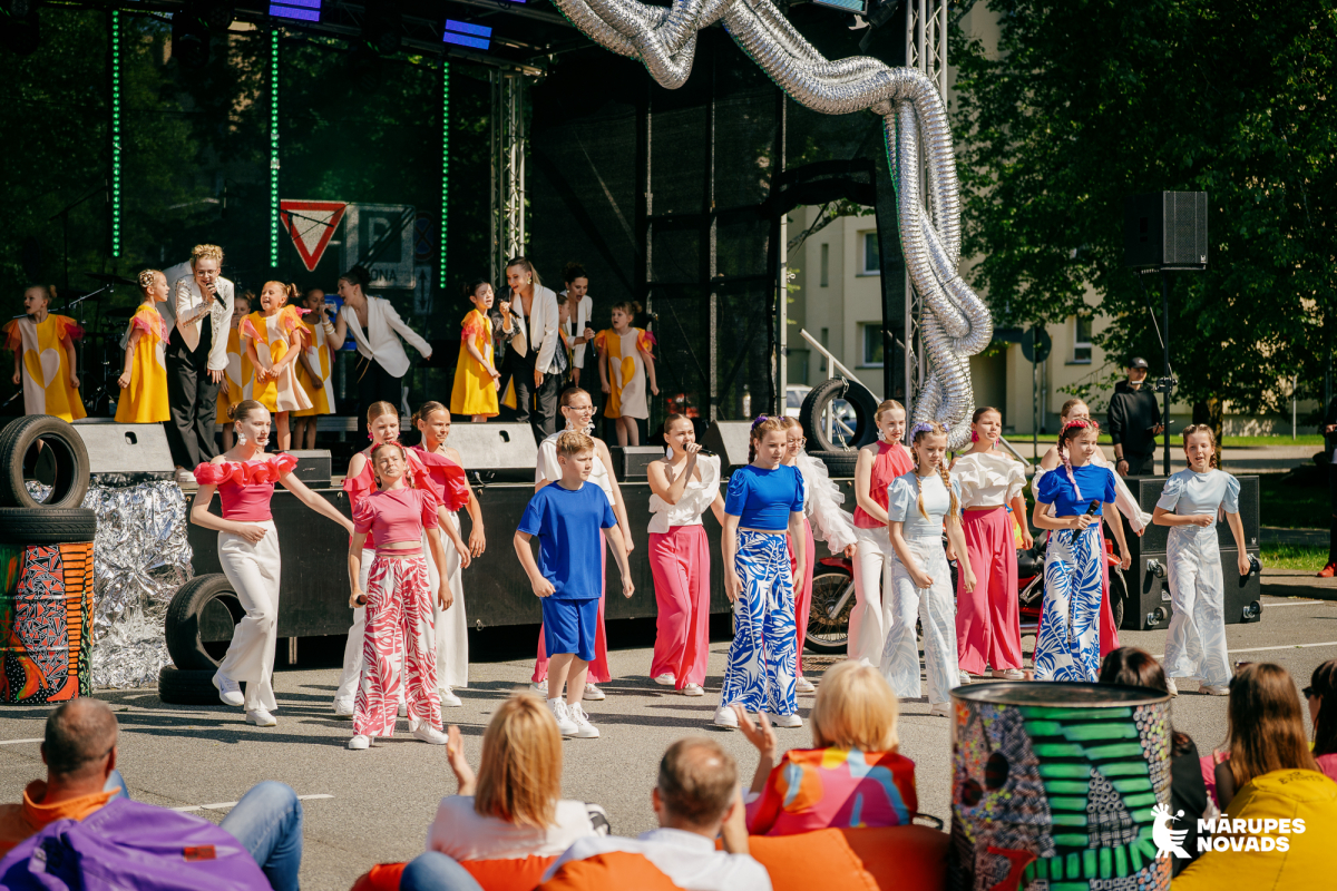 Babītes Kultūrizglītības centra popgrupu jubilejas koncerts “Sadosim pa bundžām” 