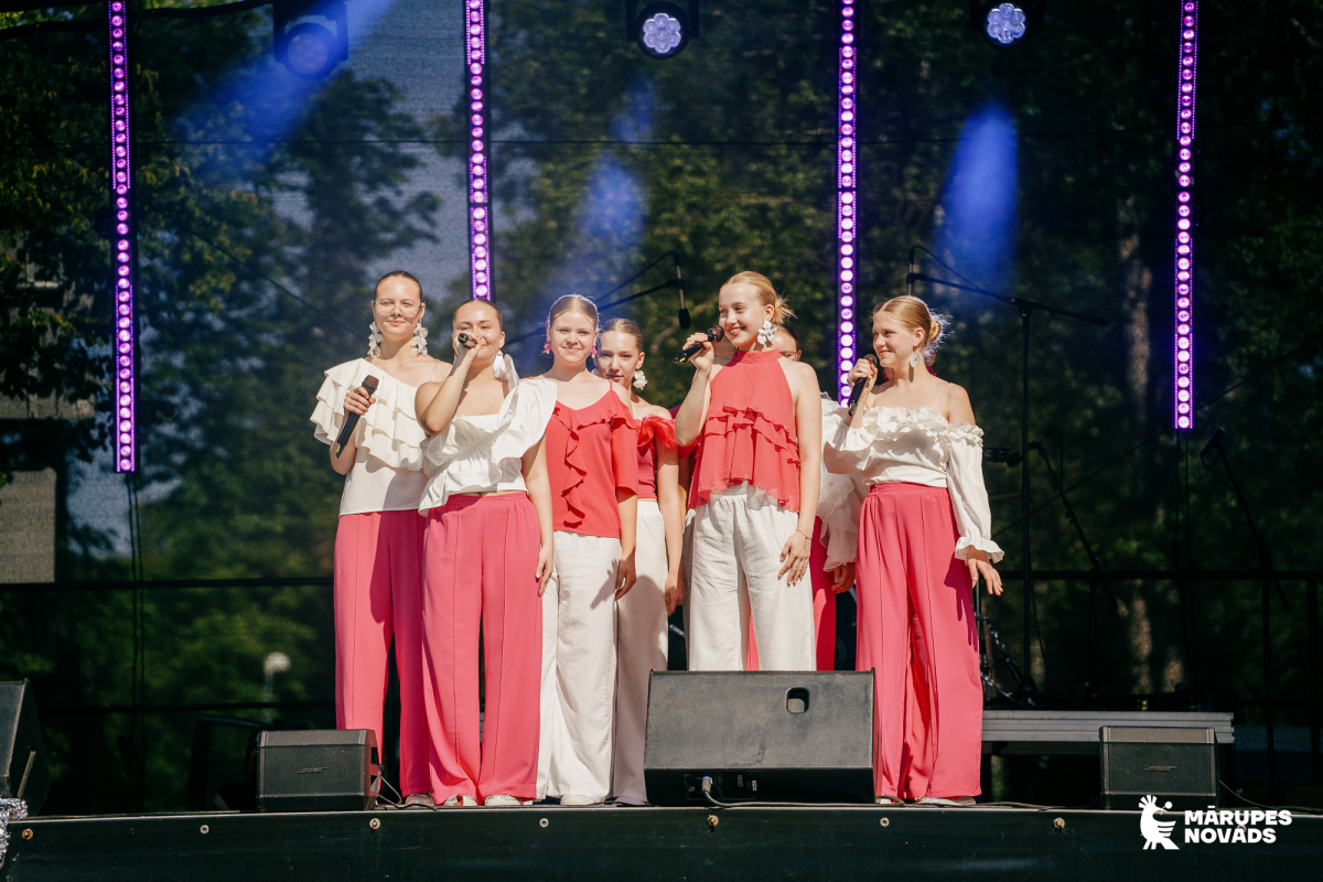 Babītes Kultūrizglītības centra popgrupu jubilejas koncerts “Sadosim pa bundžām” 