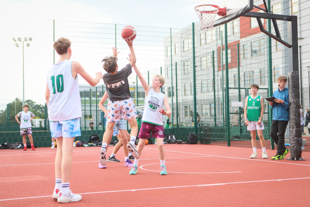 3x3 basketbola turnīrs U-13 un ģimenes grupai 