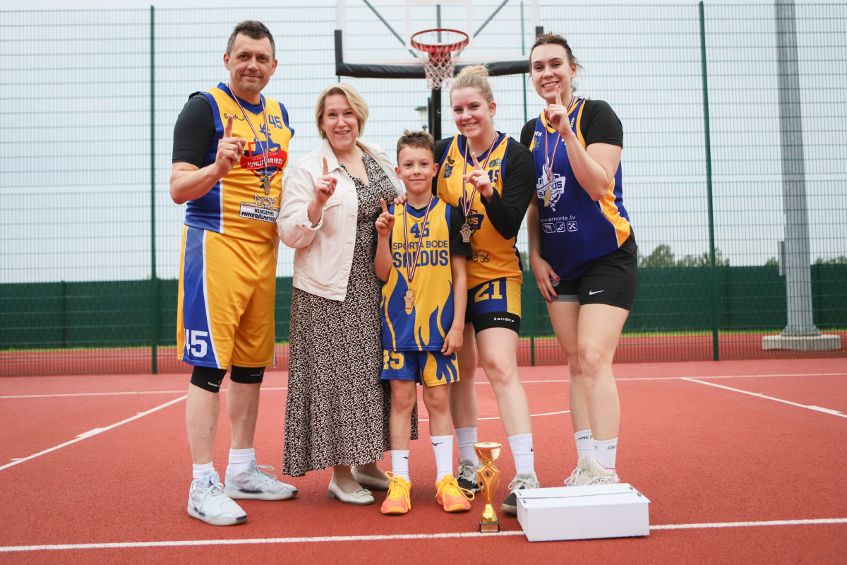 3x3 basketbola turnīrs U-13 un ģimenes grupai 