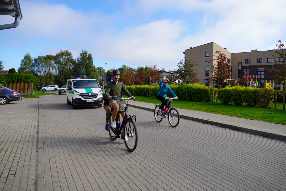 Bildē redzams Aktīvās tūrisma sezonas noslēguma velo brauciens Mārupes novadā
