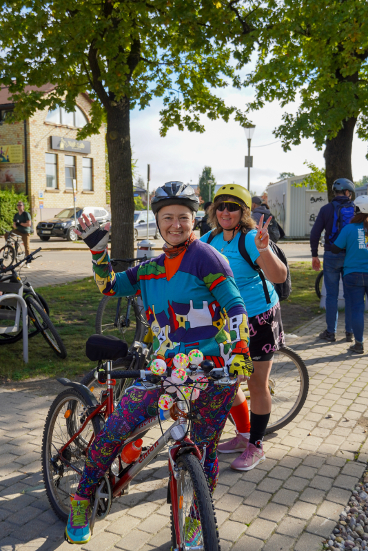 Bildē redzams Aktīvās tūrisma sezonas noslēguma velo brauciens Mārupes novadā