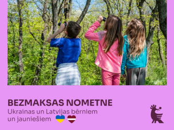 Bilde ar bērniem dabā nometnē