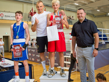 Sportisti uz pjedestāla