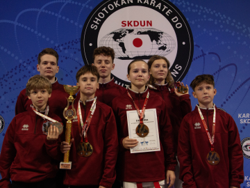 Septiņi karatē sportisti