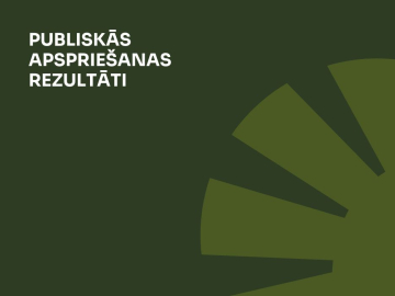 Tumši zaļš fons ar tekstu par publiskās apspriešanas rezultātiem
