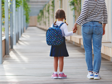 Mazs bērns un mamma