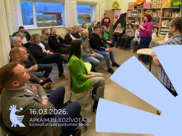 auditorijas bilde, telpa pilna ar cilvēkiem