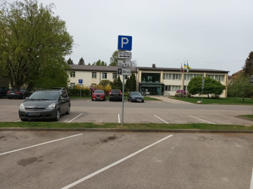 stāvvieta un ēkas