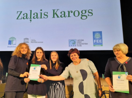 Zaļais karogs un starptautiskais Ekoskolas sertifikāts Babītes vidusskolai