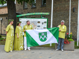 Foto Mārupes pilsētas karoga uzvilkšana