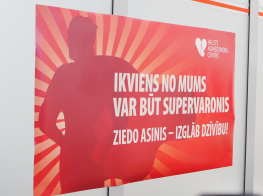 Valsts asinsdonoru centrs aicina jauniešus kļūt par supervaroņiem un ziedot asinis