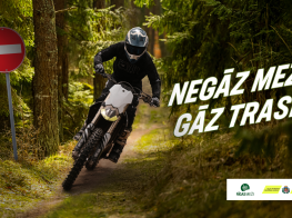 kampaņa nebraukt ar motocikliem mežā afiša