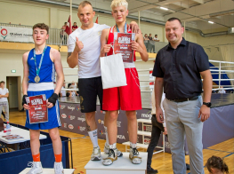 Sportisti uz pjedestāla